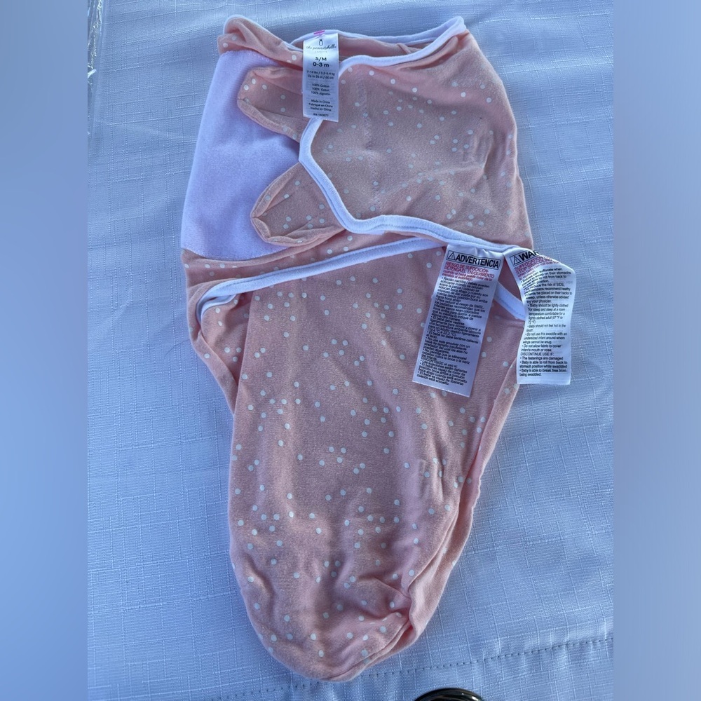 The Peanutshell Baby Swaddle | Size S/M 0-3 Months | Pink and White